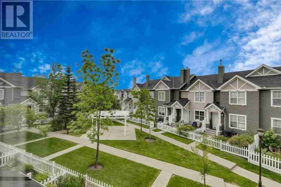 284 Elgin Gardens SE McKenzie Towne