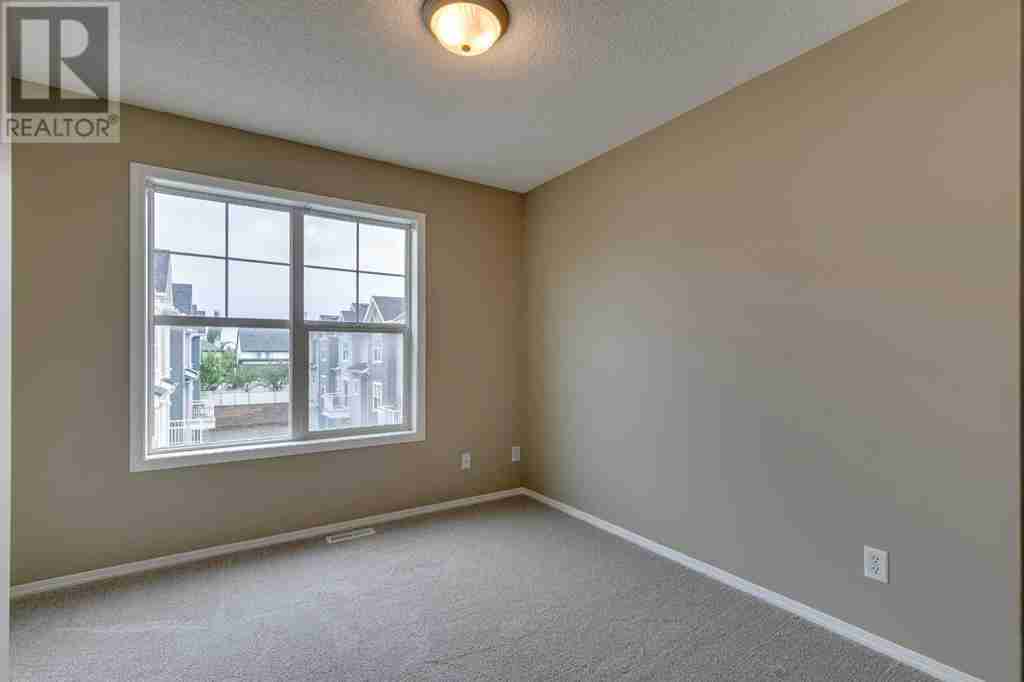 284 Elgin Gardens SE McKenzie Towne