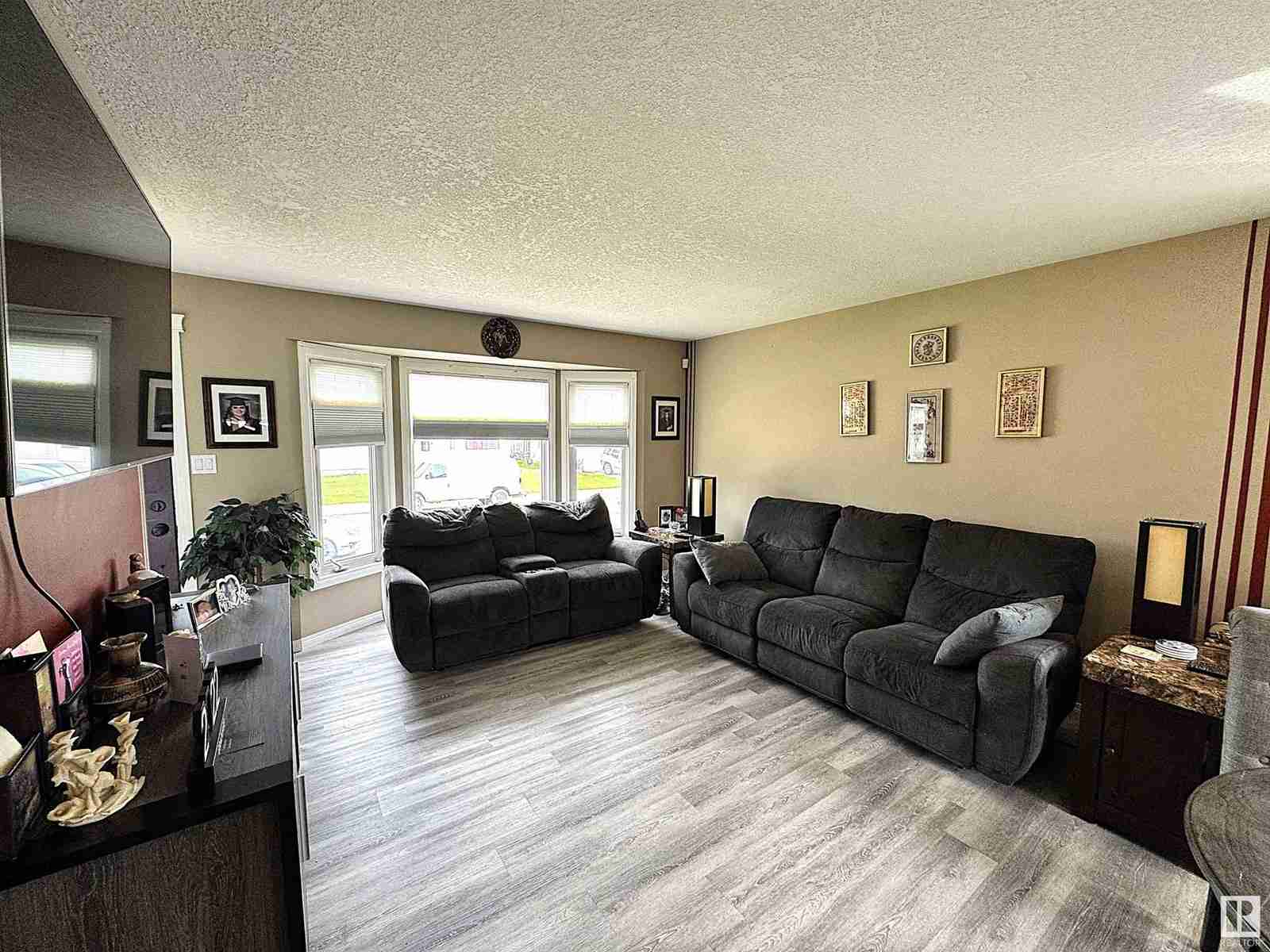 2019 145 AV NW Fraser