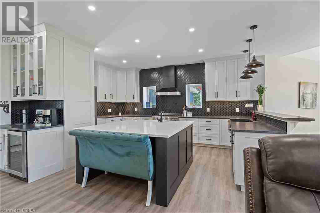 115 OLD RAINY LAKE Road Sprucedale