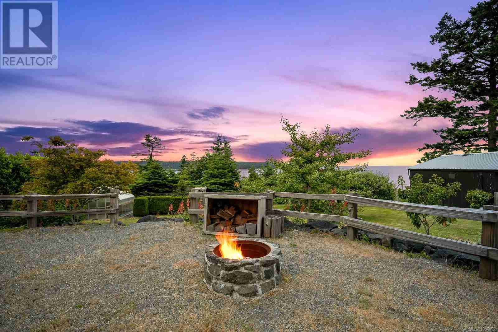 321 Carnegie St Campbell River Central