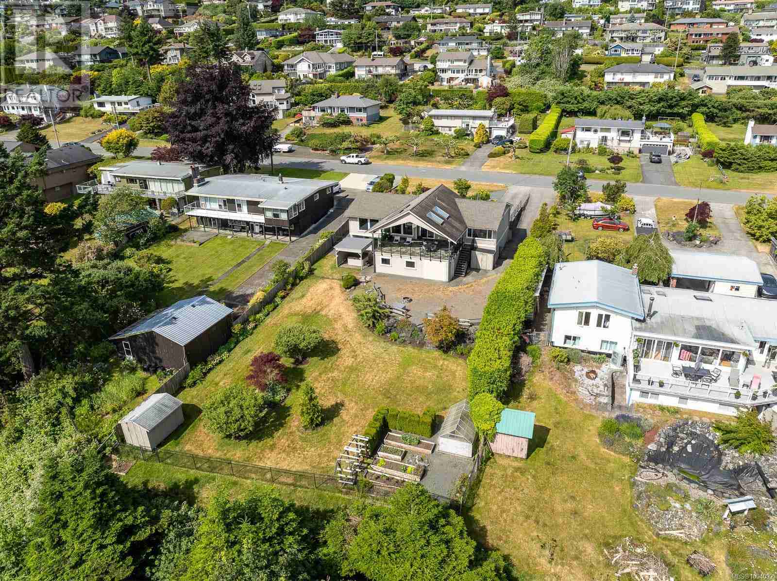 321 Carnegie St Campbell River Central