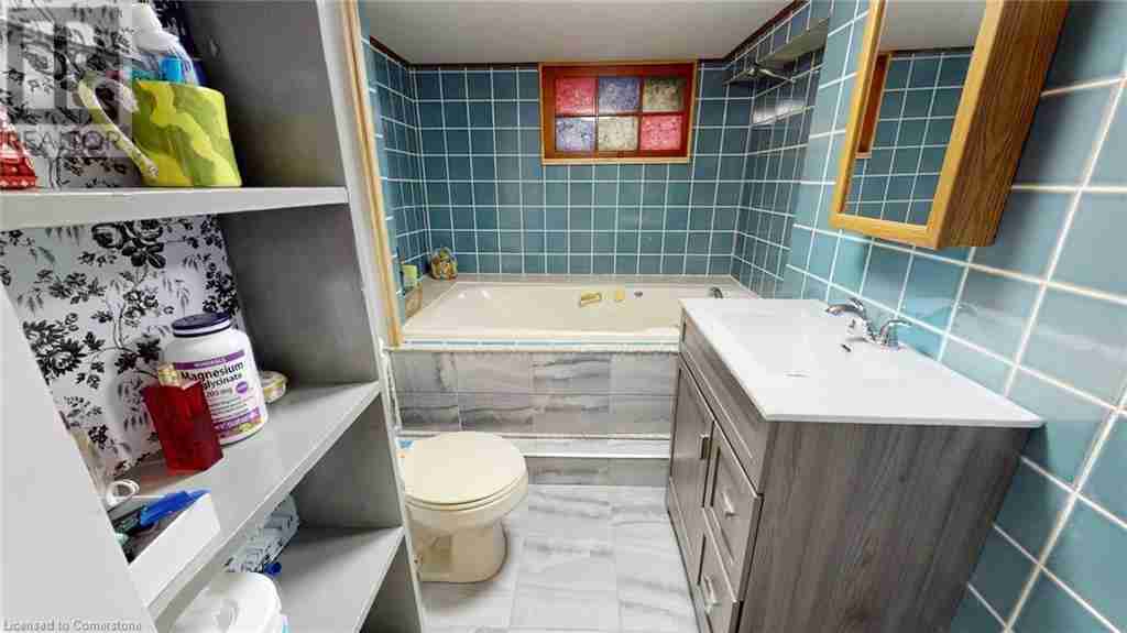 12 HAYES Street 460 - Burleigh Hill