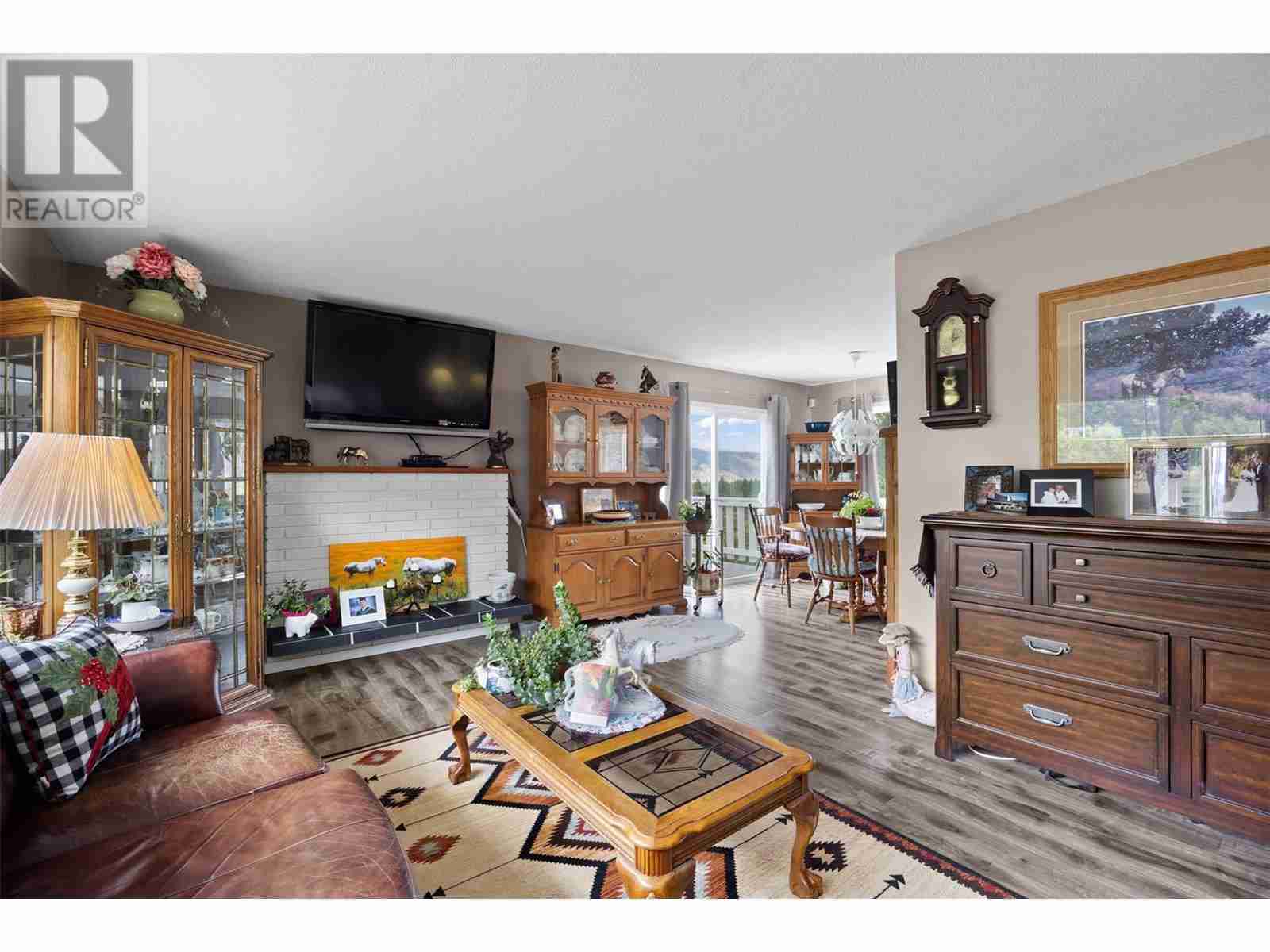 6011 TODD Road Barnhartvale
