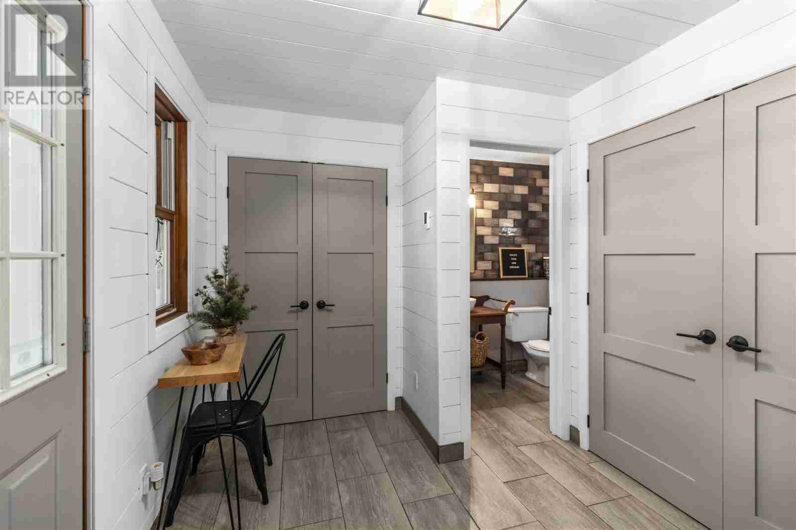 39 Florwin DR