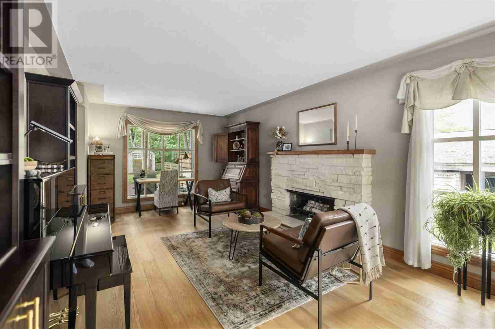 39 Florwin DR