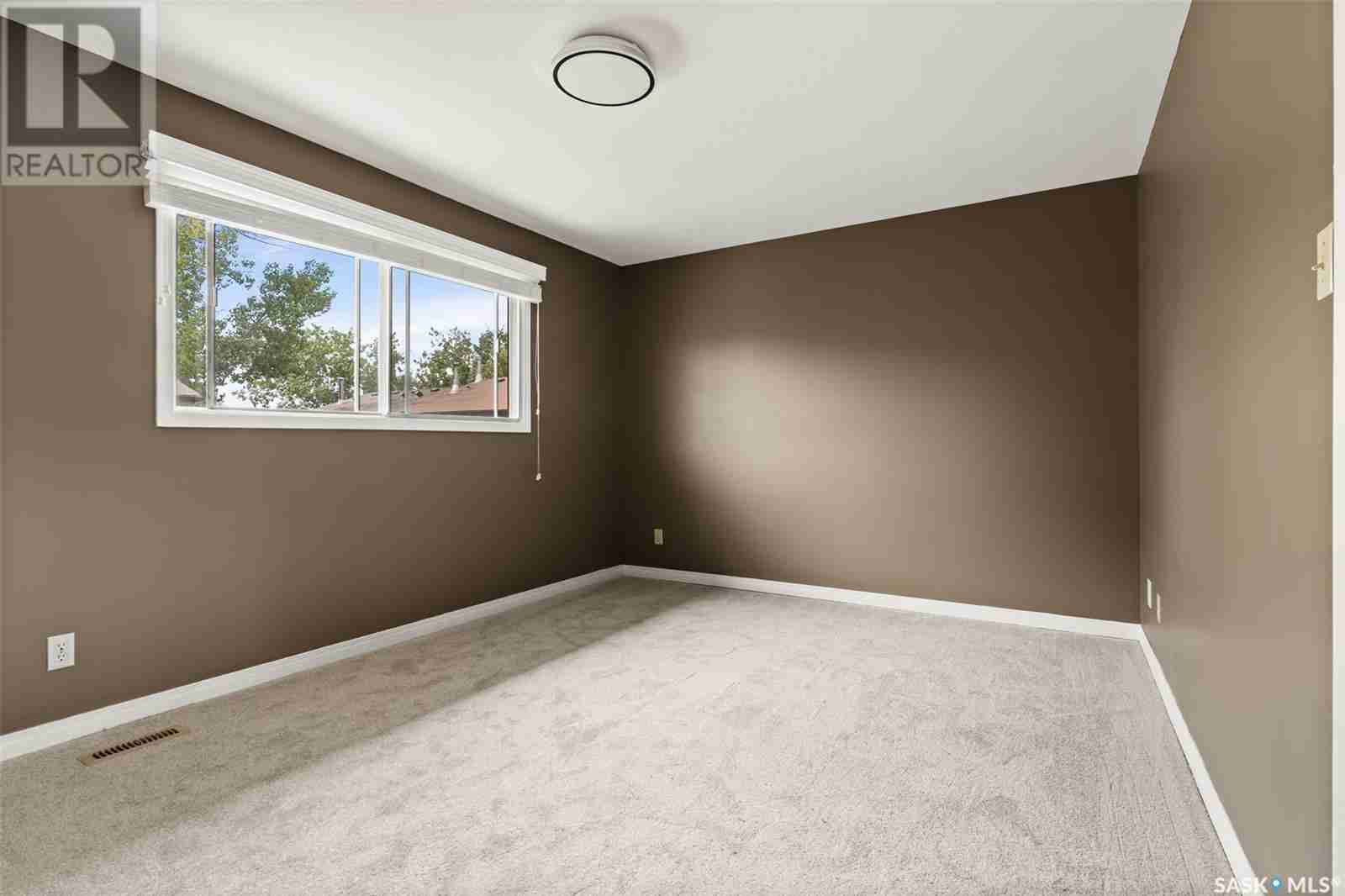 2807 7th AVENUE E Glencairn Village