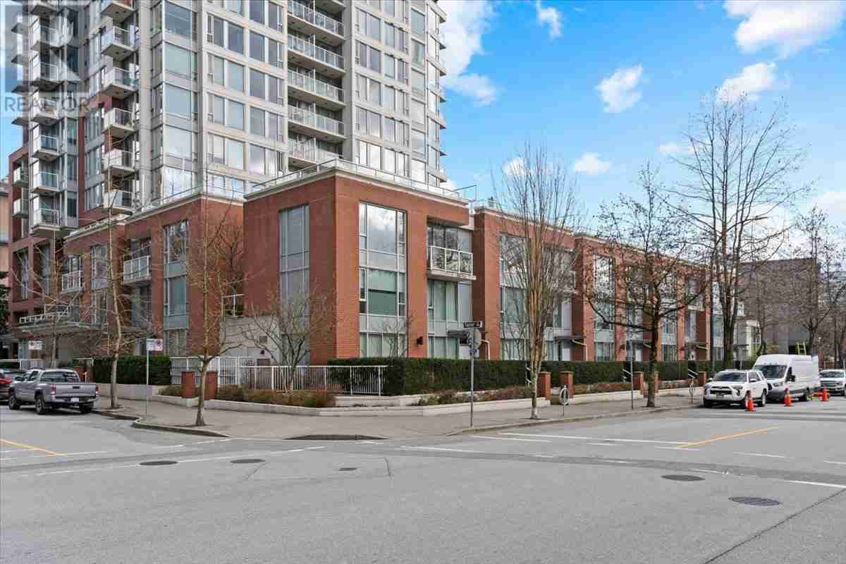 37 KEEFER PLACE