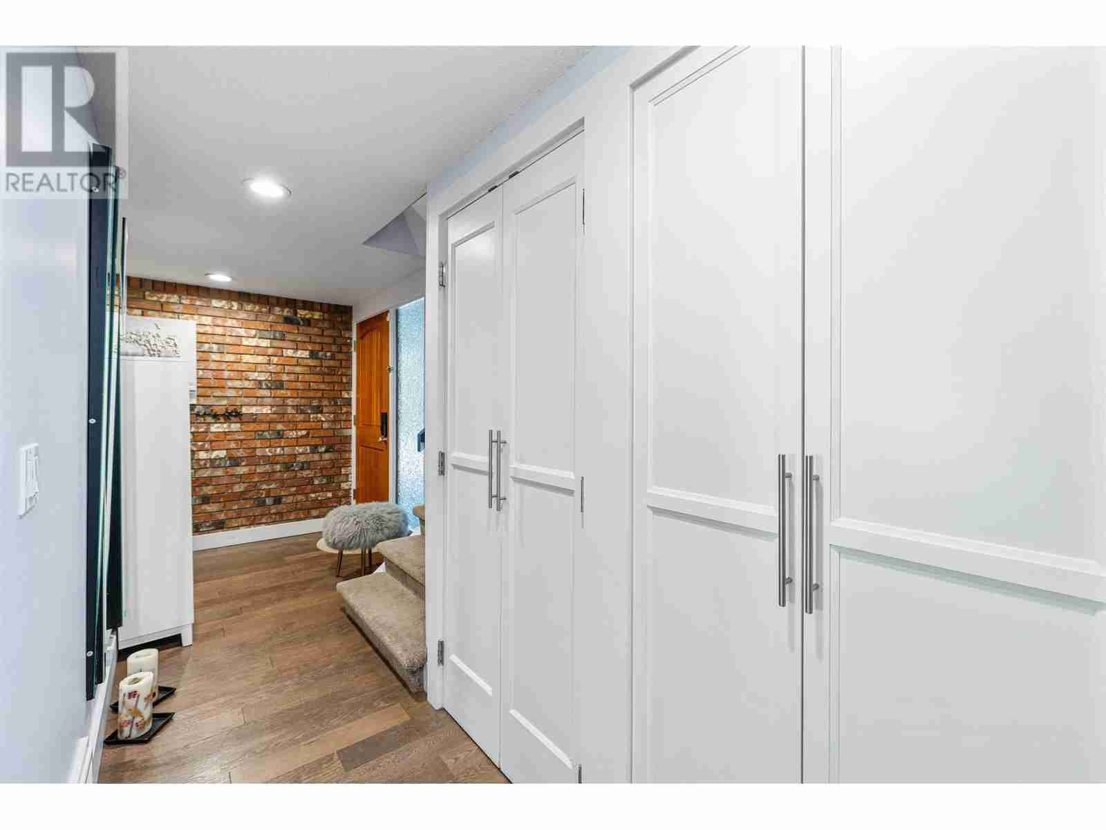 2873 CAPILANO ROAD