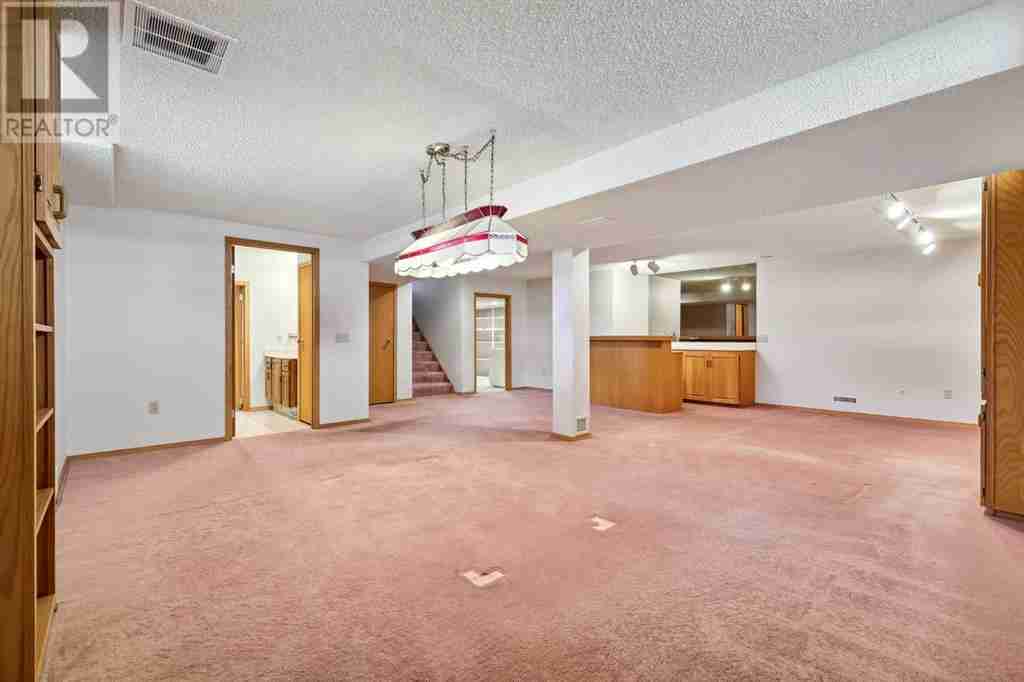 207 Lake Adams Crescent SE Lake Bonavista