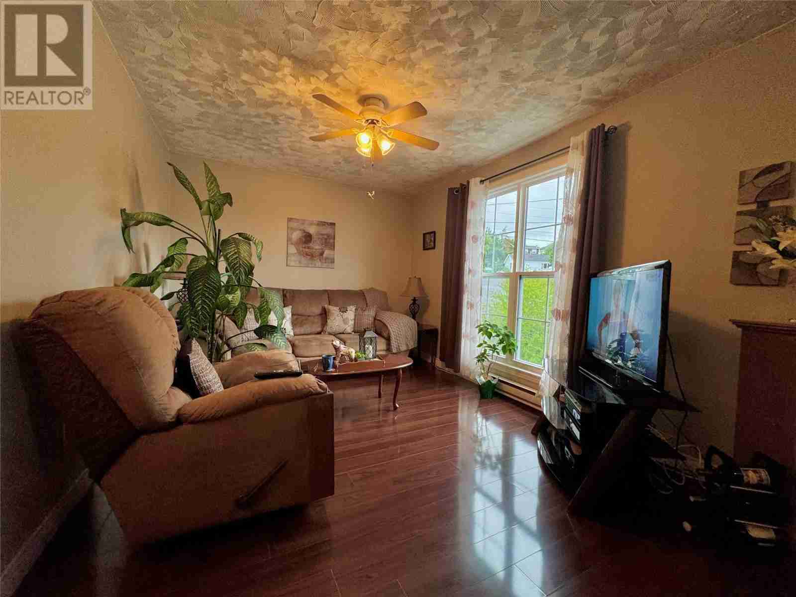 7 Vardys Avenue