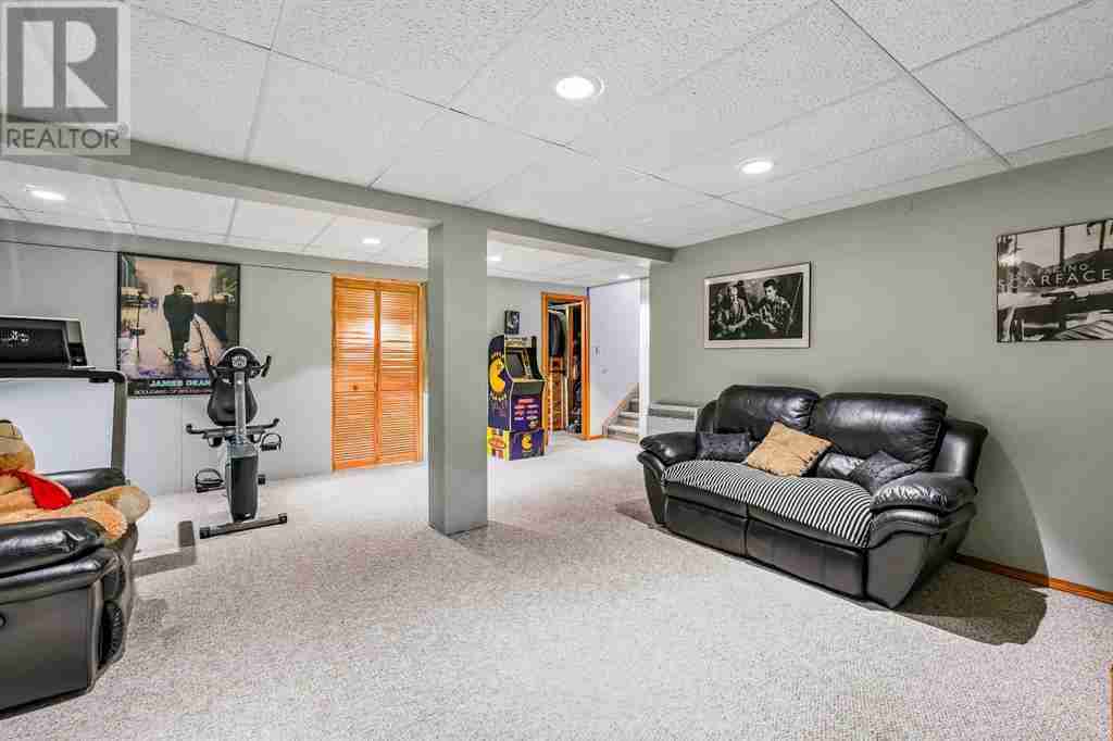 144 Douglas Glen Mews SE Douglasdale/Glen