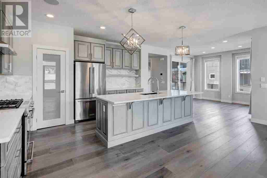 338 Shawnee Boulevard SW Shawnee Slopes