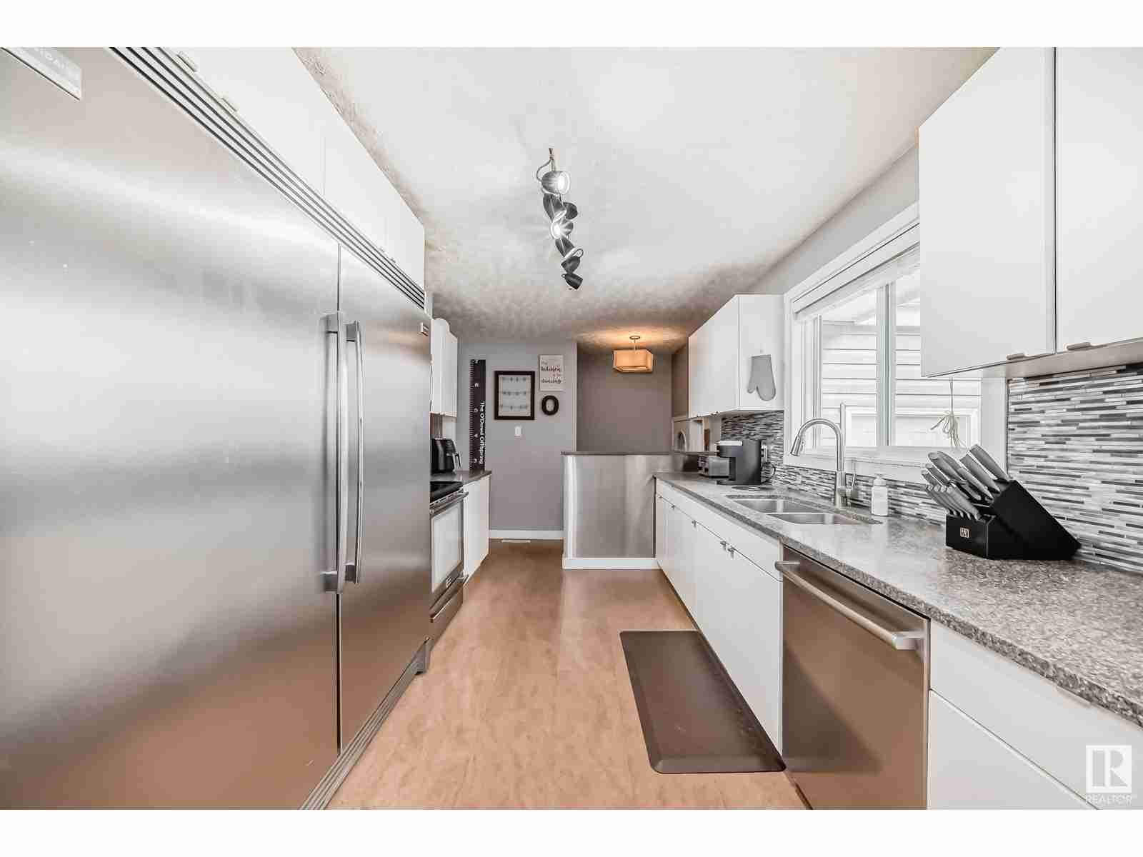 426 CONIFER ST Sherwood Heights