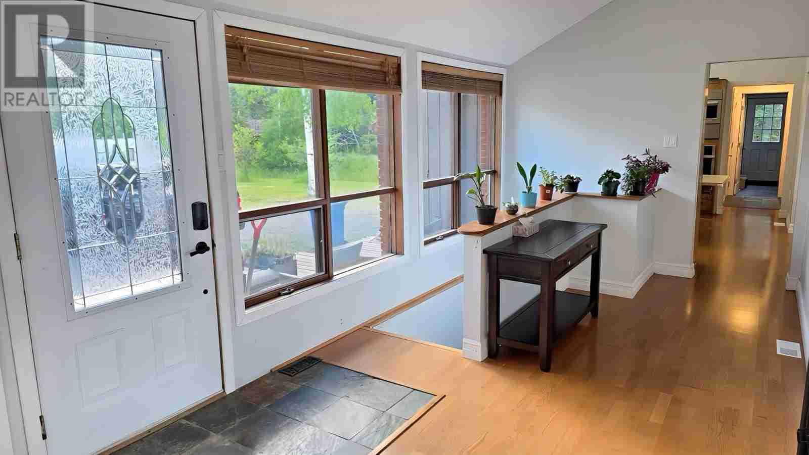31 MacIntosh RD