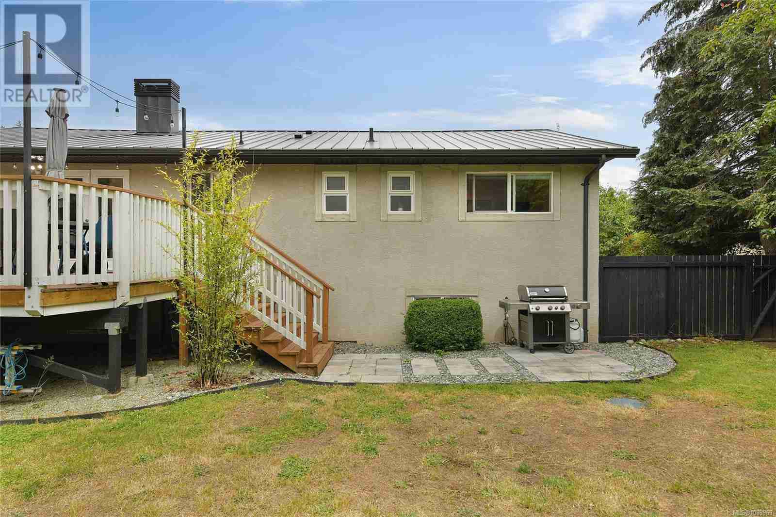 2264 Marlene Dr Colwood Lake