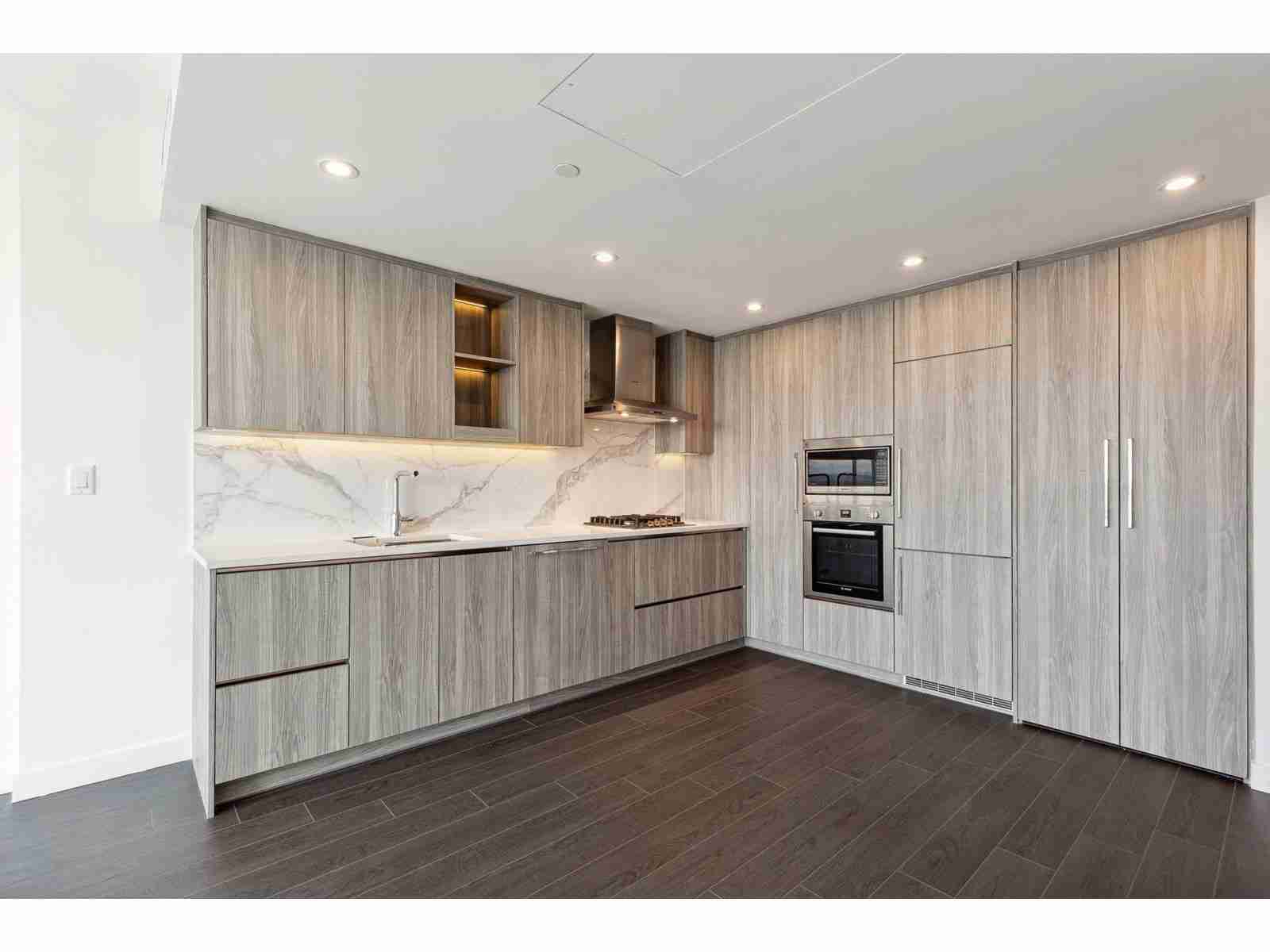 3804 13768 100 AVENUE