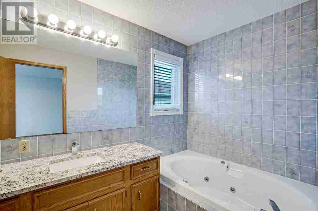 37 Hawkbury Place NW Hawkwood