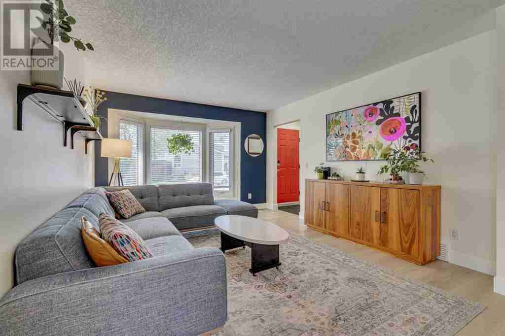 4 Rivervalley Crescent SE Riverbend