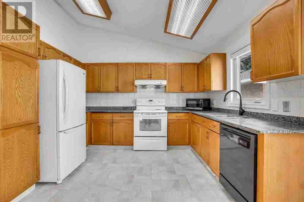 24 Del Monica Place NE Monterey Park