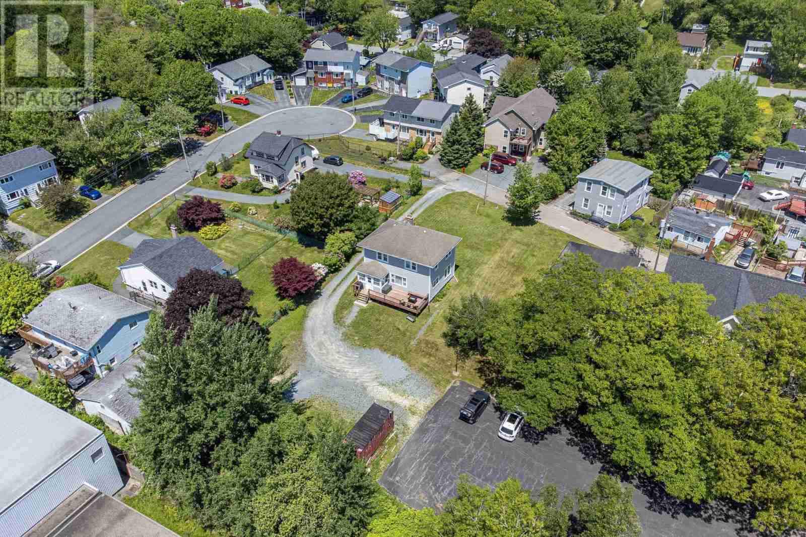 8 Woodside Avenue