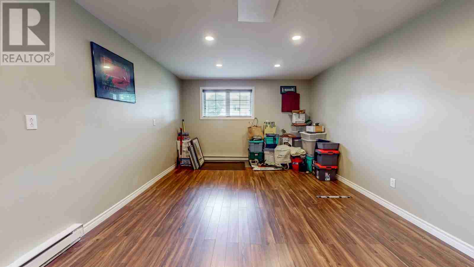 17 Eastmeadows Avenue