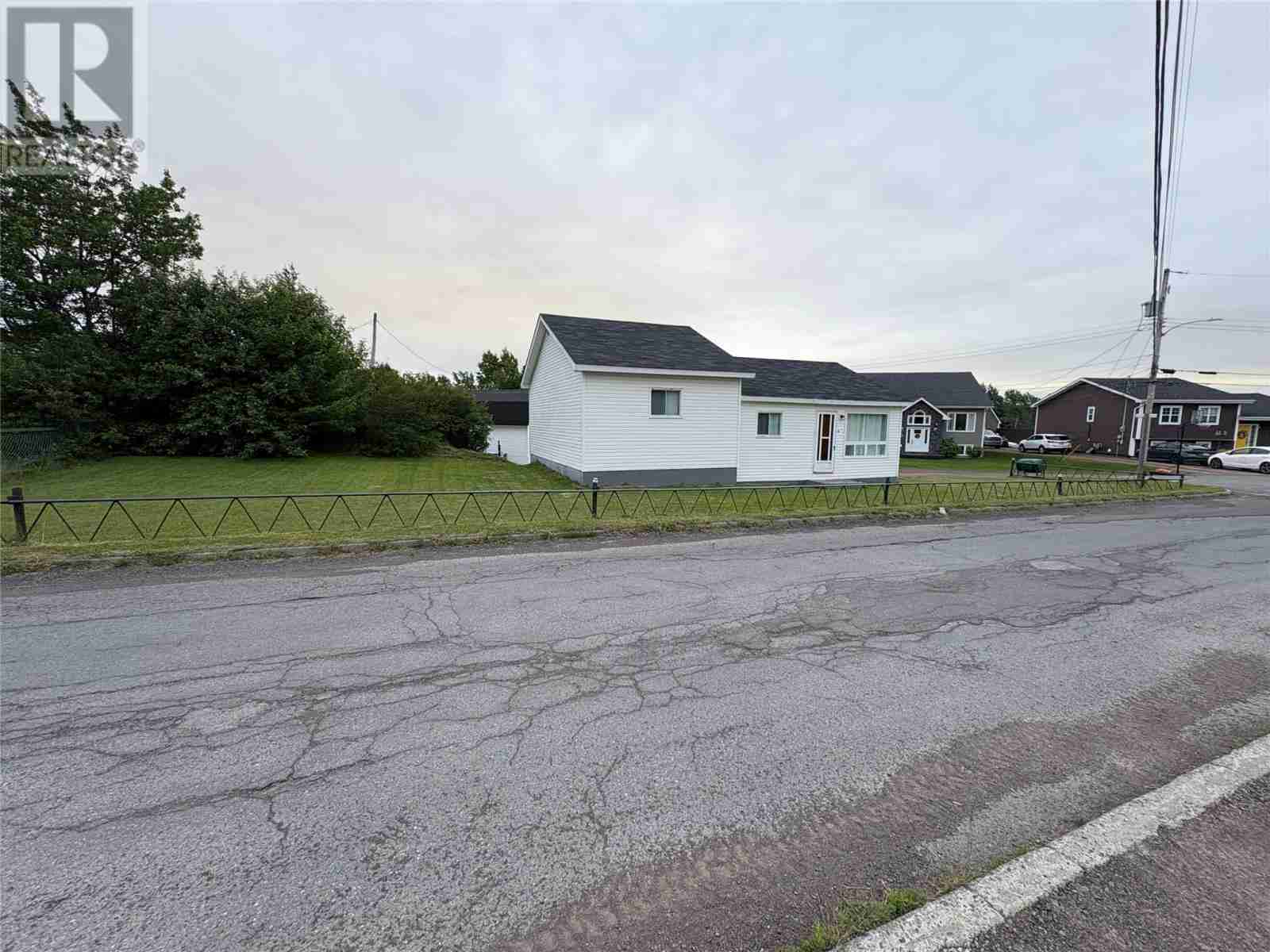 19 Country Road