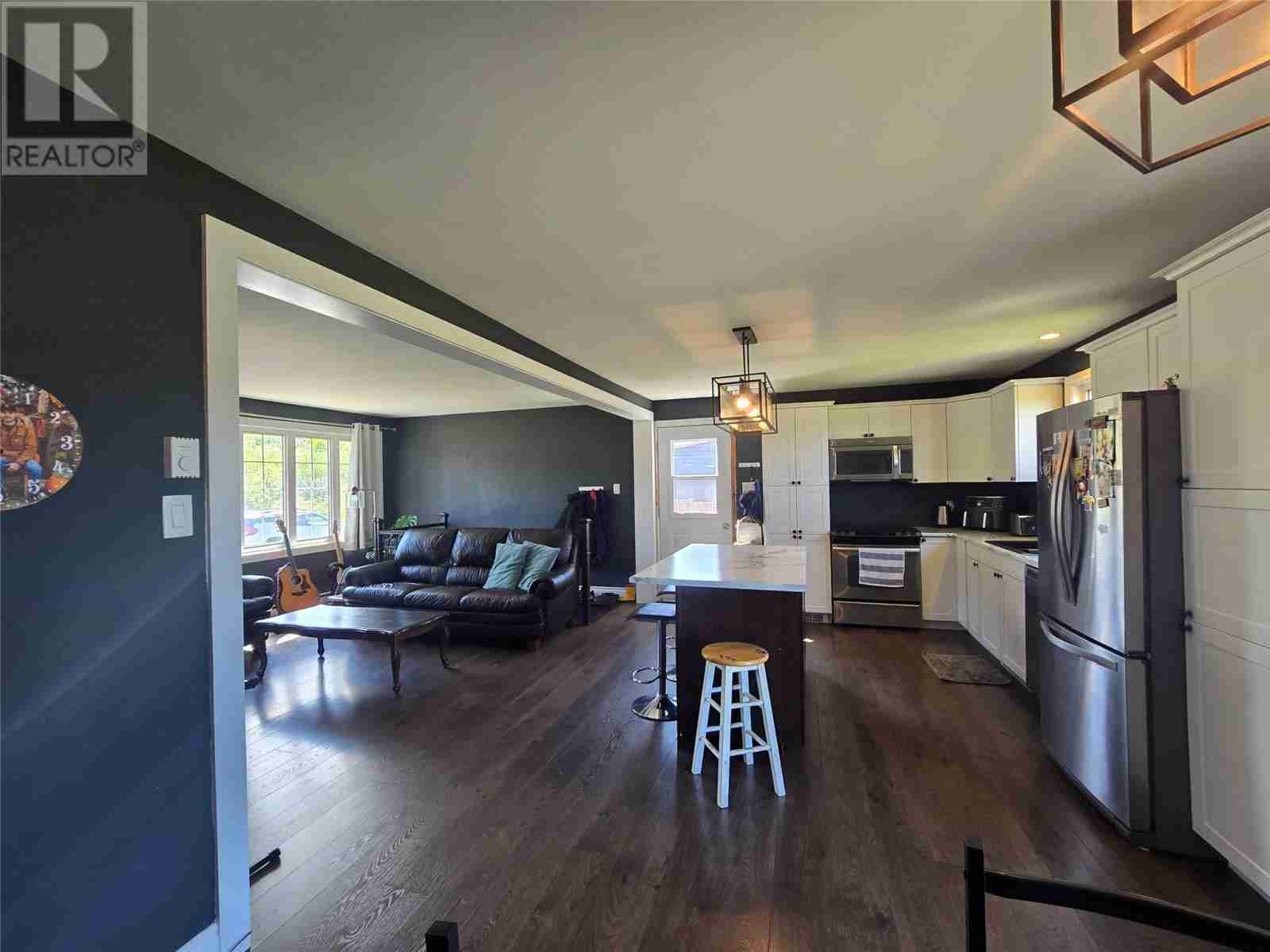 102 Grenfell Drive