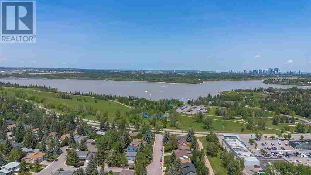 17, 2815 Palliser Drive SW Oakridge