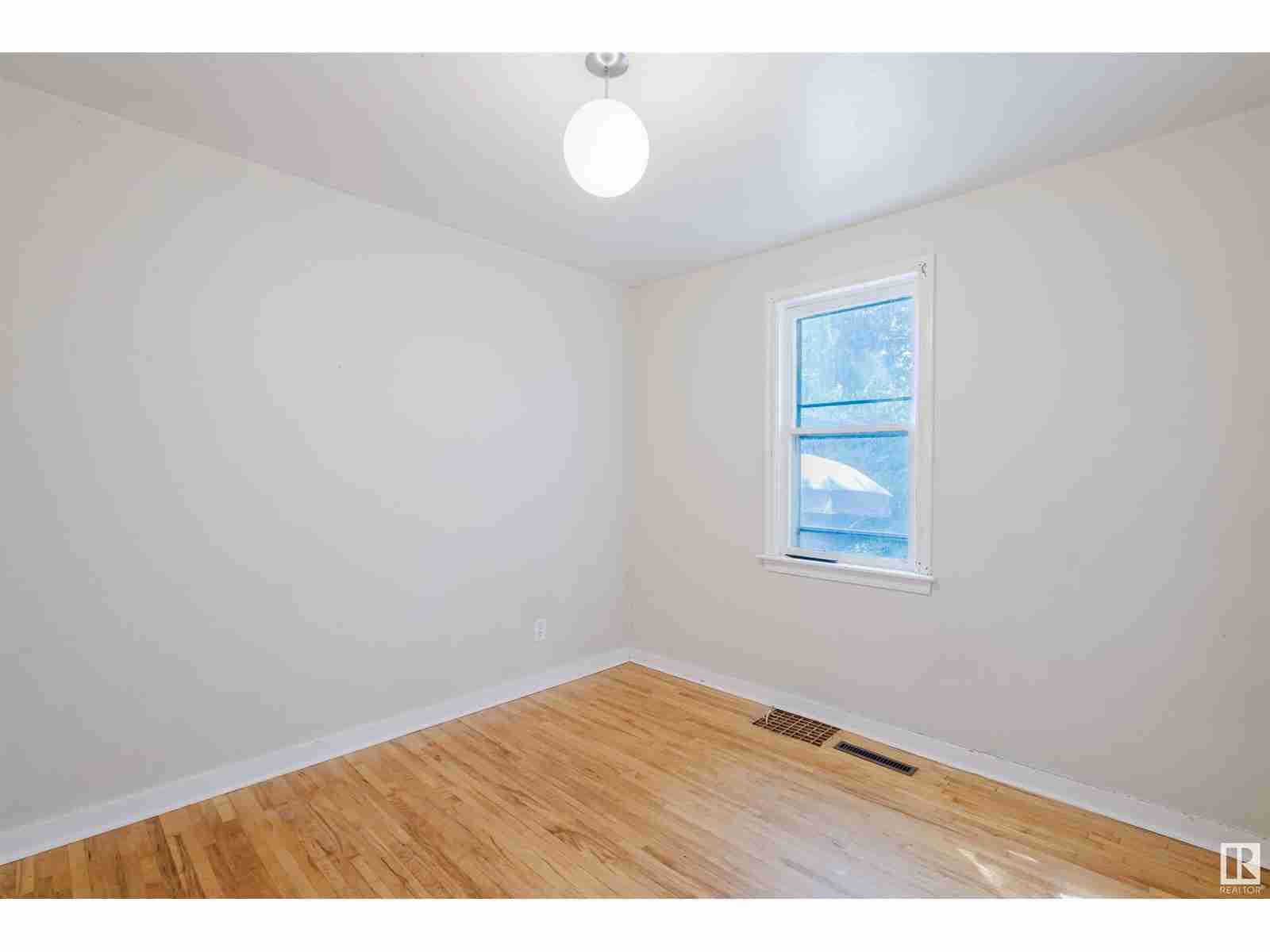7230 112 ST NW McKernan
