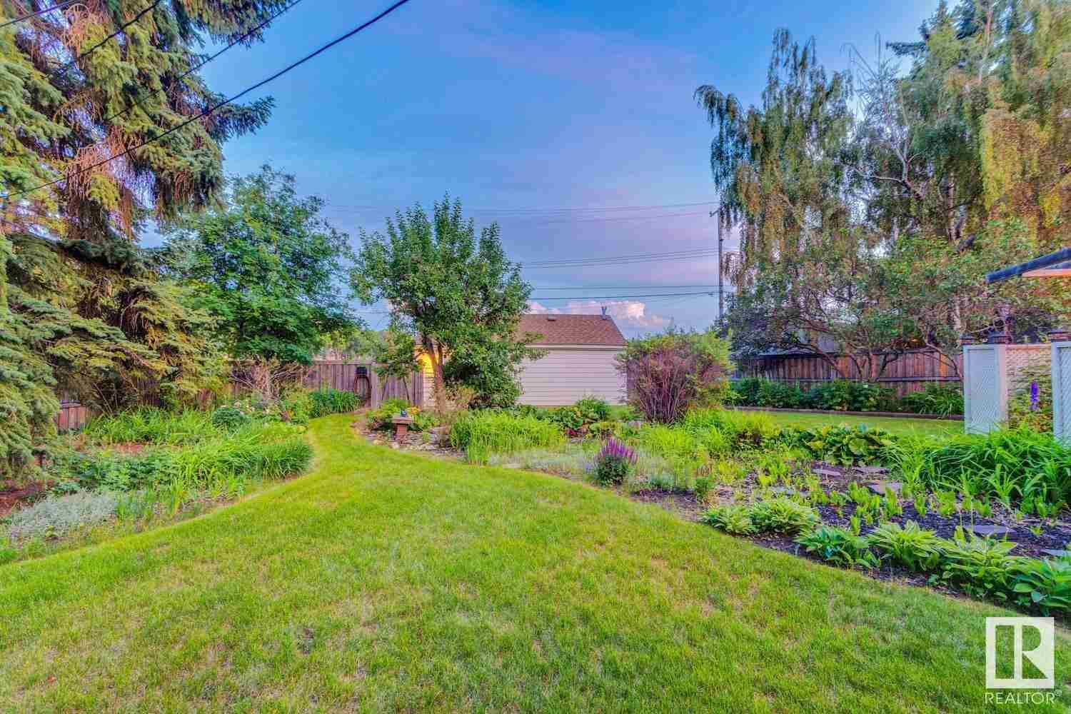 11335 54 ST NW Highlands (Edmonton)