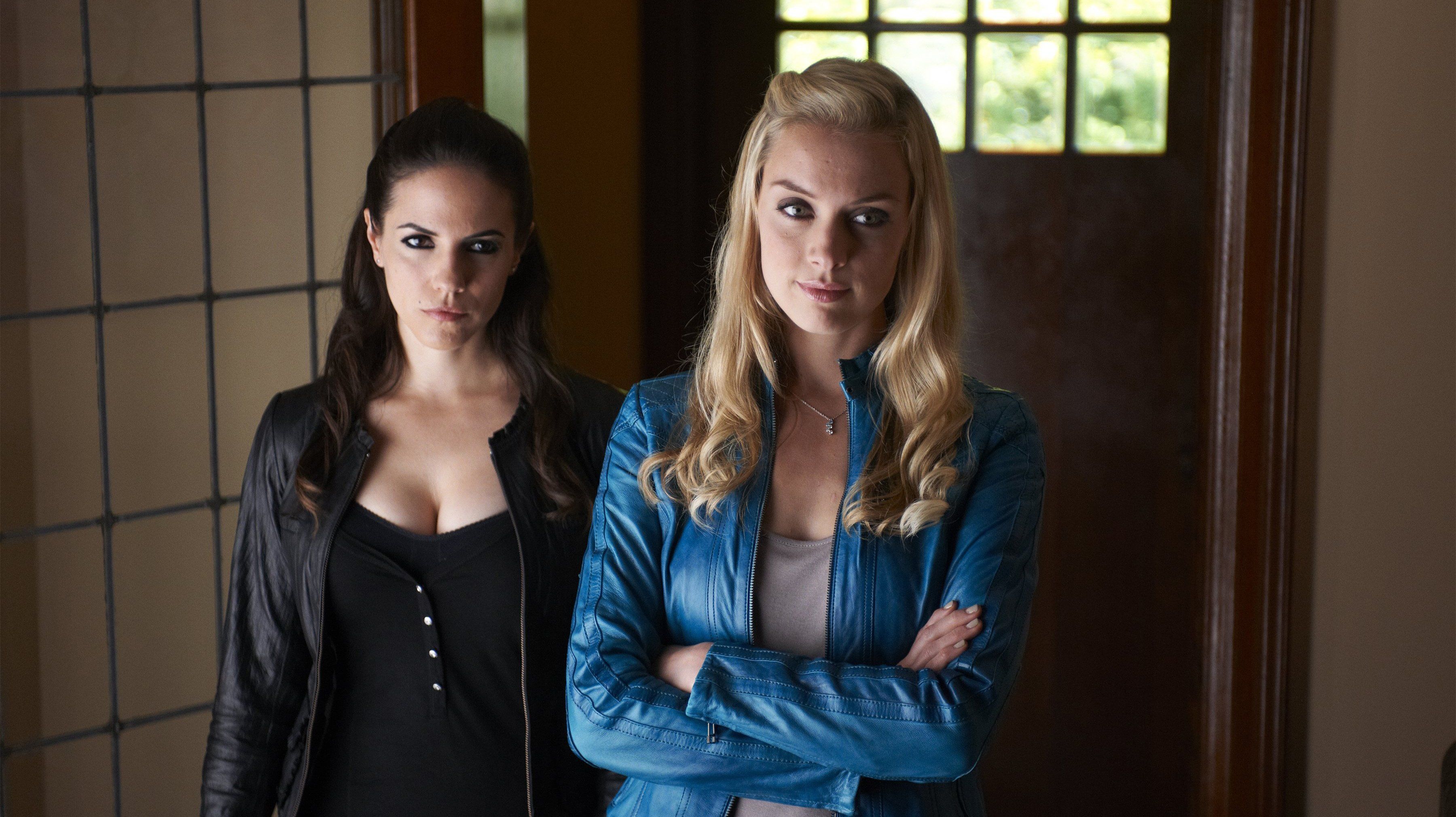 Watch Lost Girl Season 3 Episode 6