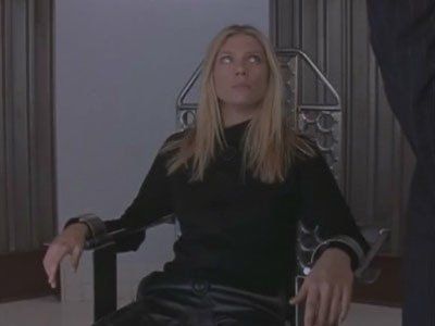 Watch La Femme Nikita Season 3 Episode 9