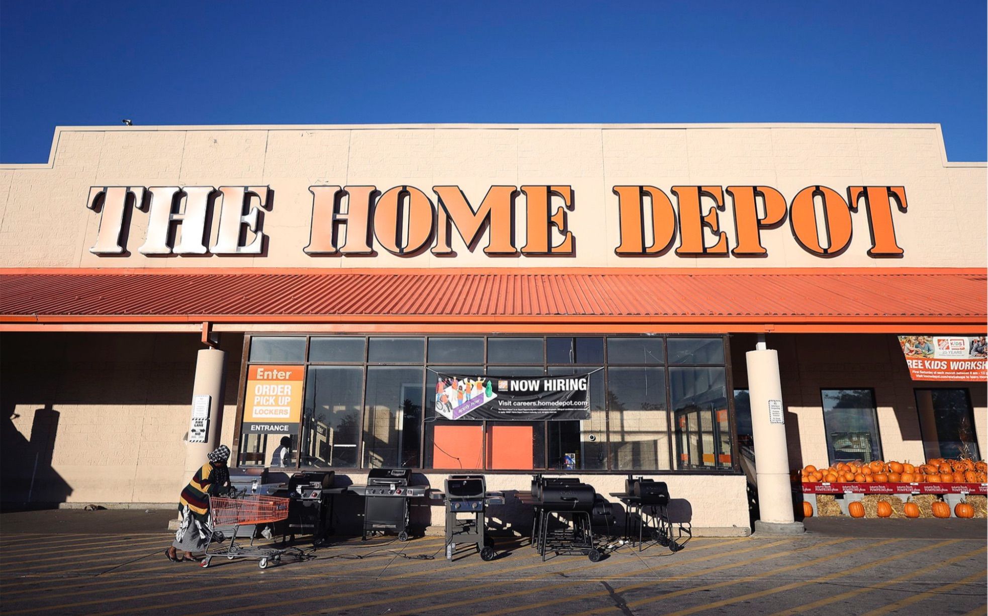 三探品和您一起探世界。家得宝（英语：The Home Depot）是美国一家家庭装饰品与建材的零售商，总部设于乔治亚州亚特兰大都会区维宁斯。