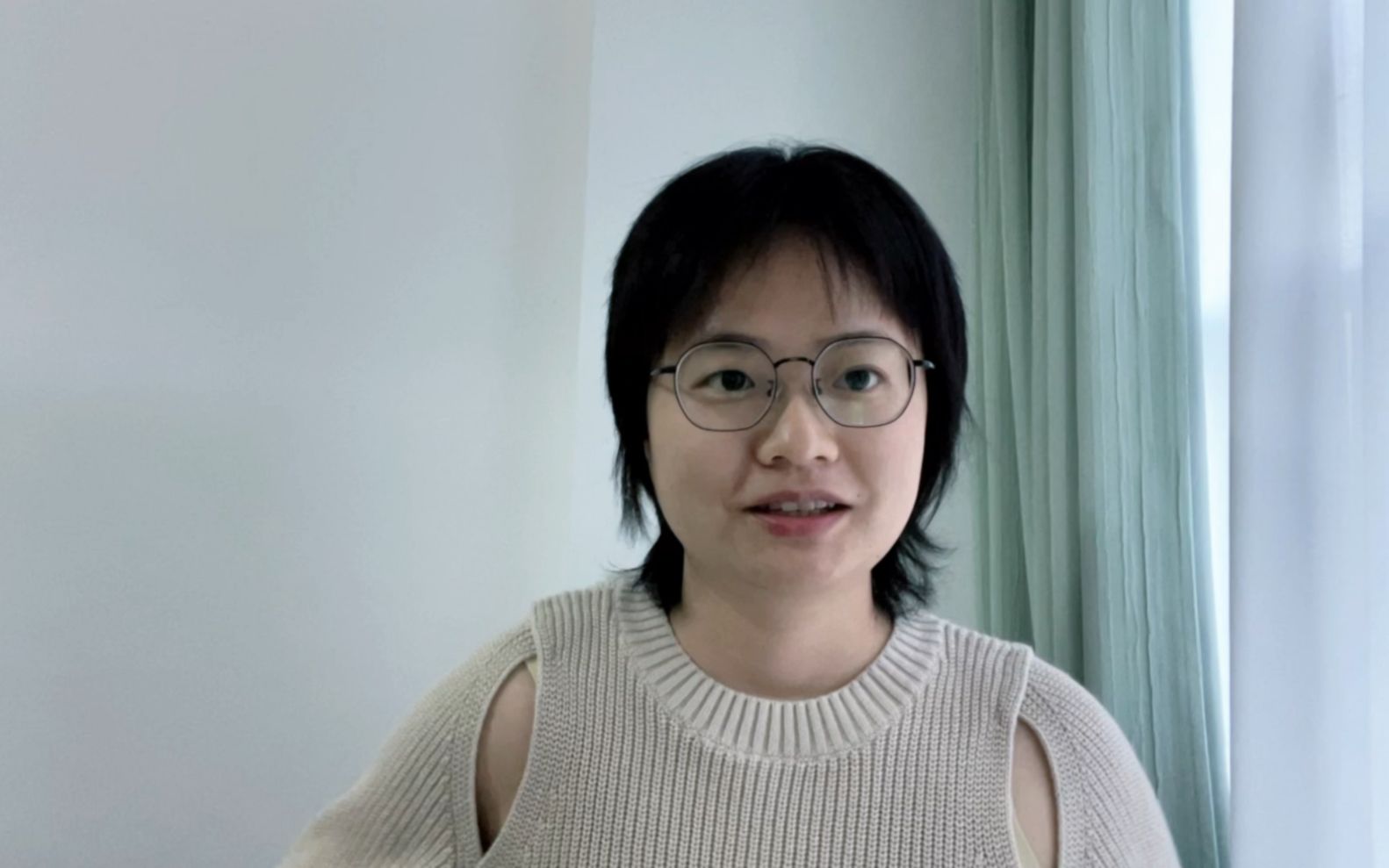 当你处于一个真正的人生低谷时，你不要努力，也不需要奋斗，更加不需要证明自己有价值，你只需要做一件事，那就是——活着！