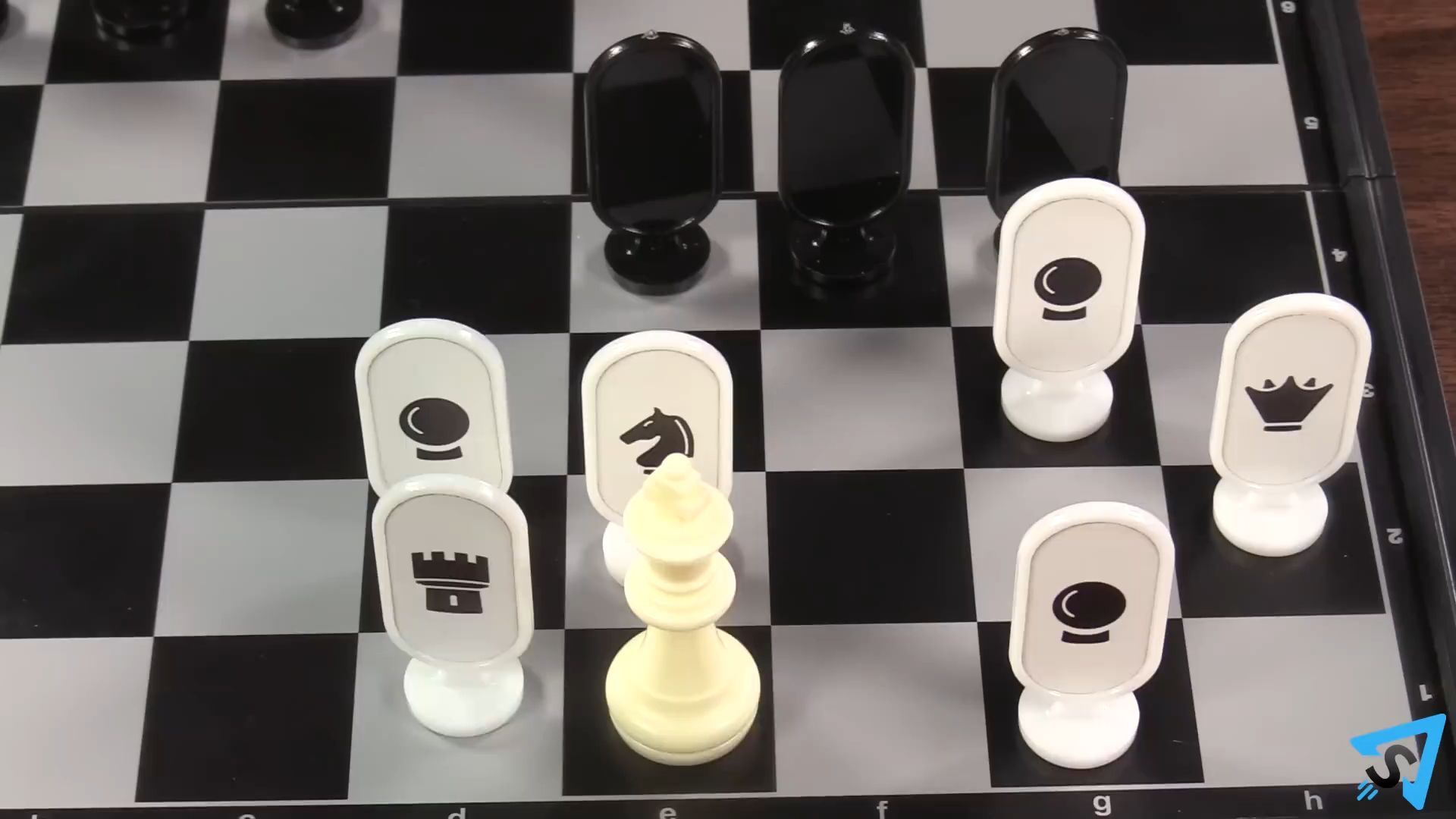 如何玩隐藏身份的国际象棋 - How to play Hidden Identity Chess