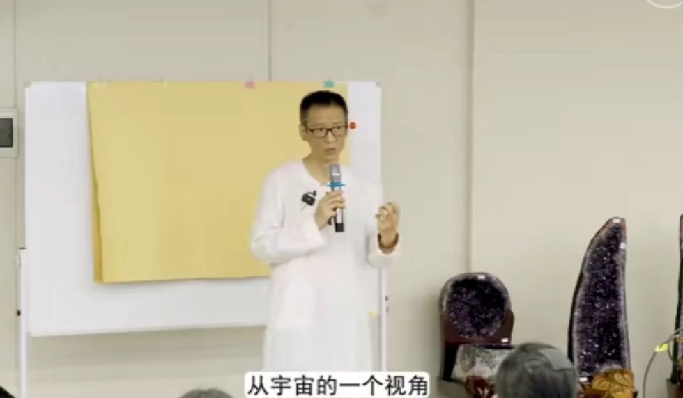我们是谁？我们从哪里来？要到哪里去？我们的任务是什么？