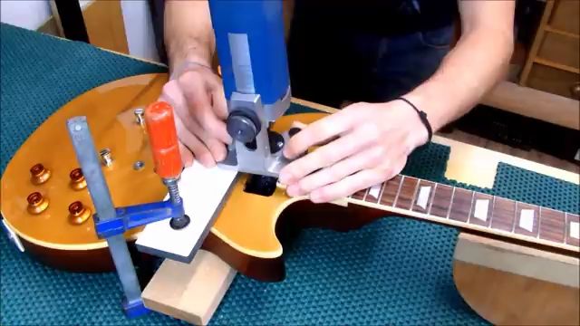 拾音器开槽 p90改双线圈 P90 to humbucker pickup conversion