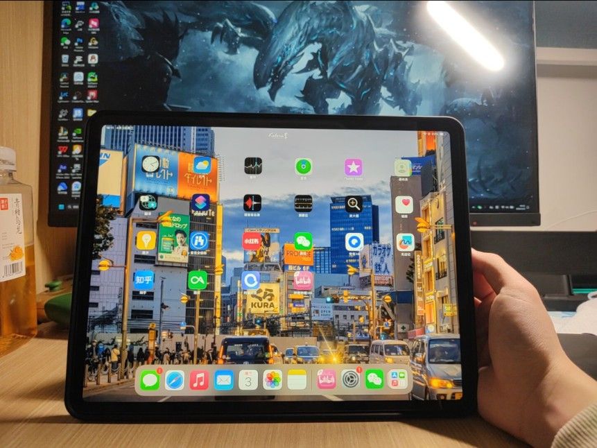 1988元的12.9寸全面屏120hz刷新Ipad Pro 2018 12.9寸！大屏幕+A12X+四扬声器是真的爽啊！！！