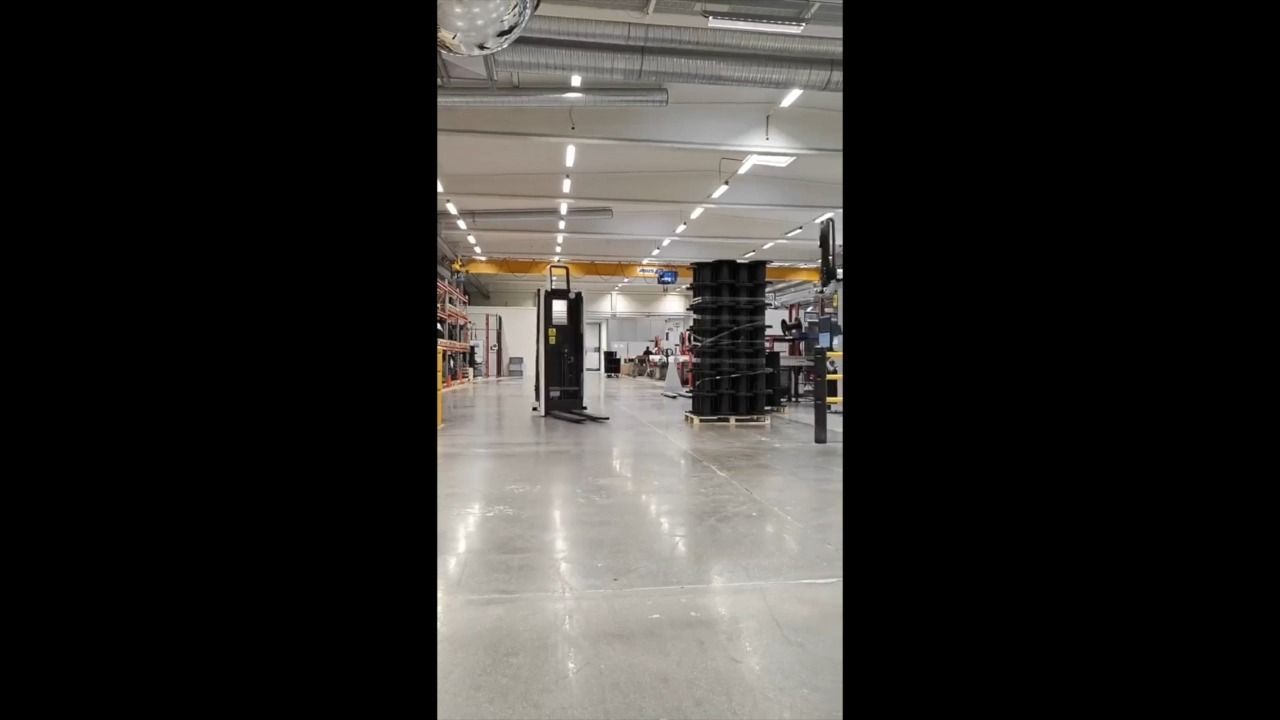 🚀 Who’s REALLY Running the Warehouse Now? (Hint: It’s Not Humans)